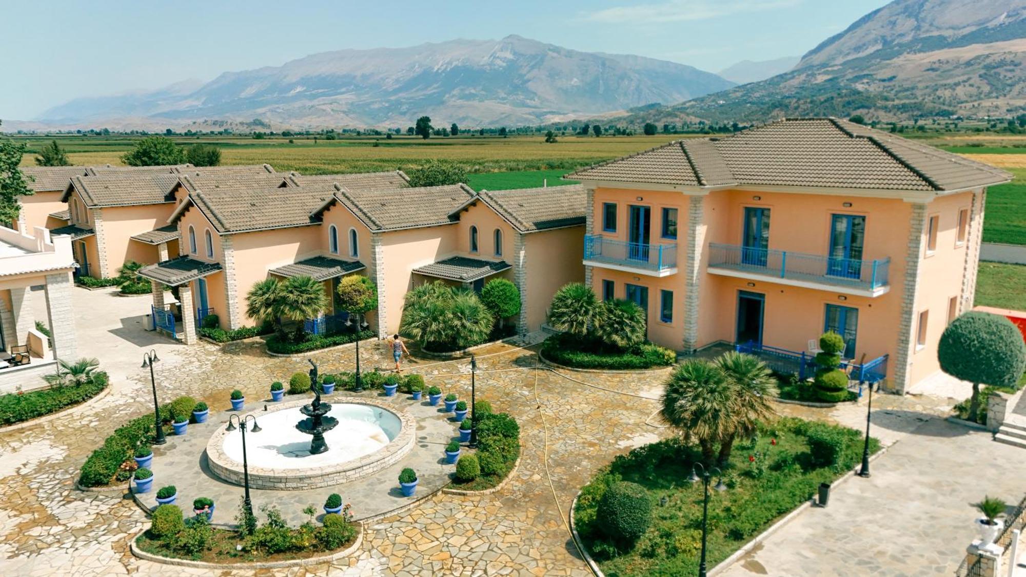 Kronos Village Gjirokastër Esterno foto